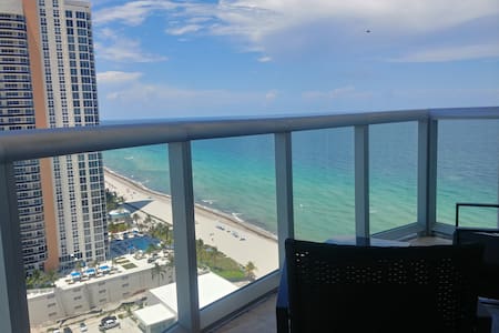 SUNNY ISLES LOVELY STUDIO floor 24! (+ hotel fees)