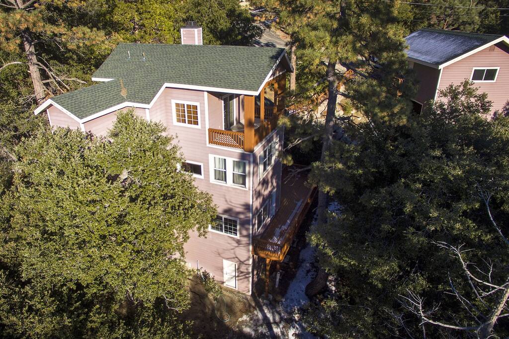 Aerial view of #IdleWildCabin.