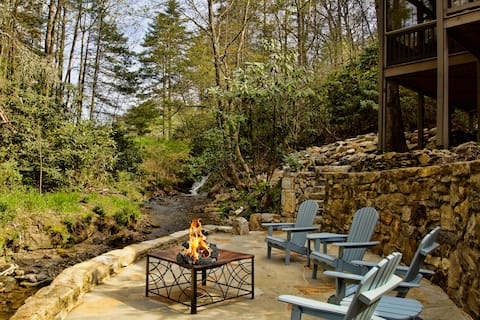 Top performing Airbnb: 2Bd/1Ba or +1Bd/1Ba stream/waterfall , downtown in Cashiers