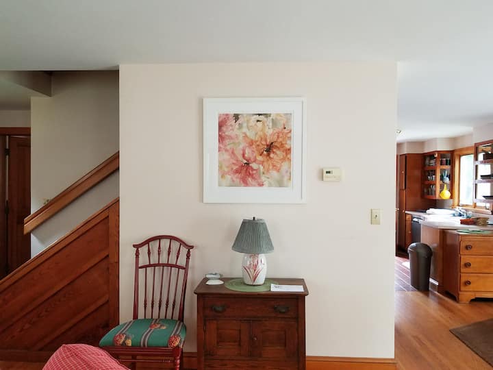 Between Two Beaches for Six and Family Sprawl Houses for Rent in