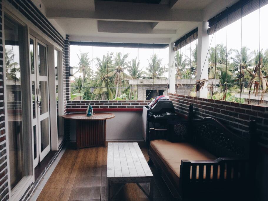 balcony