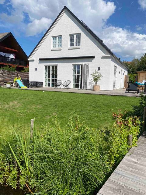 Modern and unique oasis