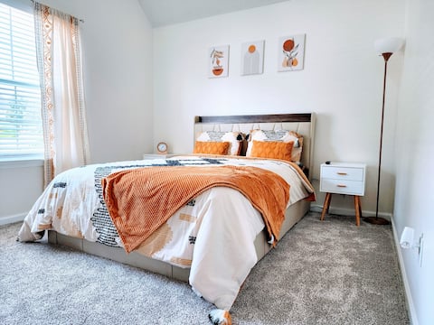 Tropical House With Pool Table