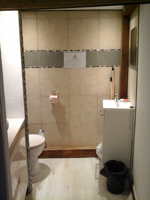 Toilettes 1er étage