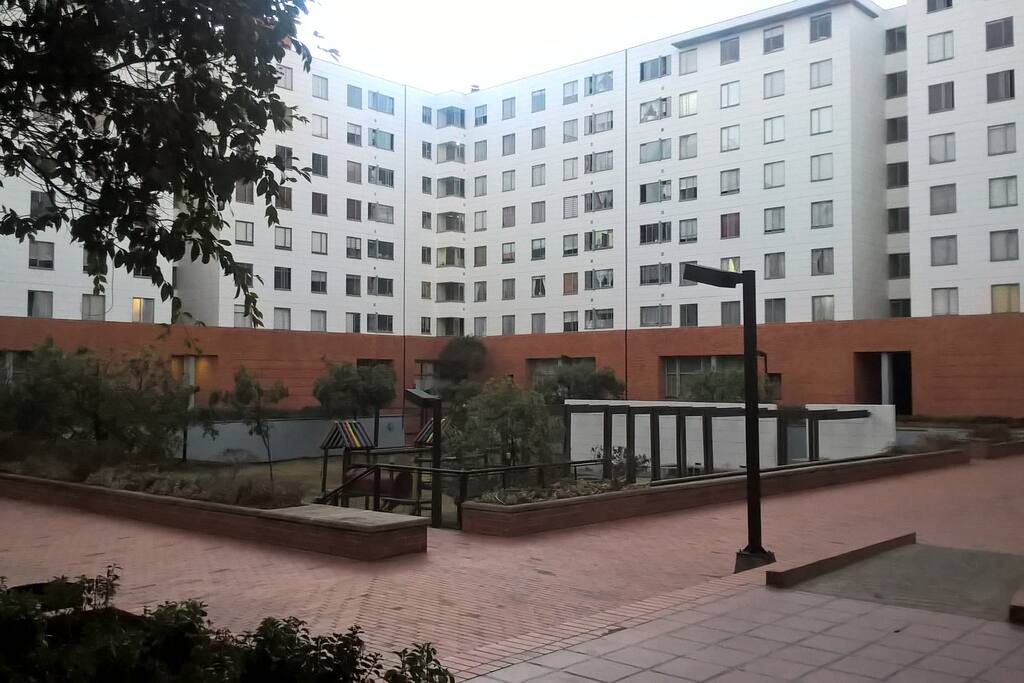 Jardines, miradores, Ping-Pong (costo adicional), Gym (costo adicional).
