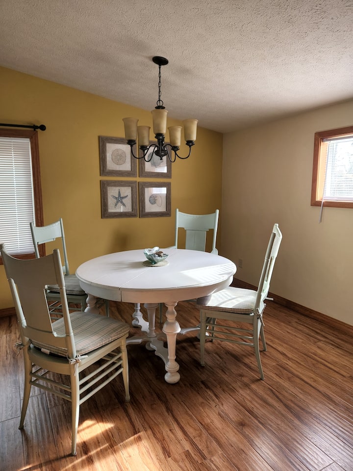 Come Relax Near Beautiful Lake Webster
