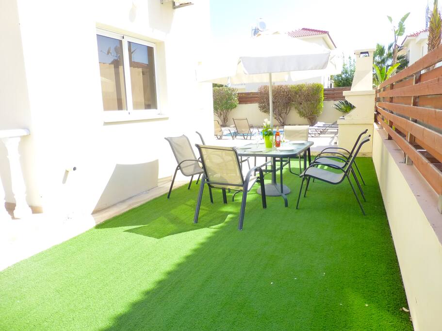 Bbq station and garden.