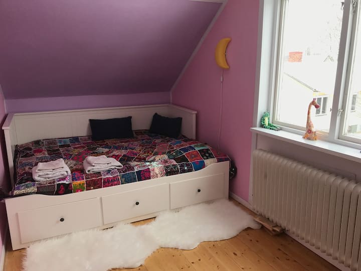 Dormitorio 3 con cama tamaño queen + un sofá cama (no en la foto)