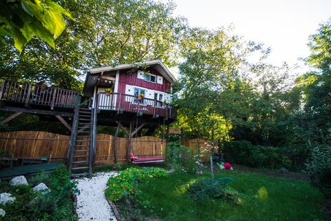 WalnutTREEHOUSE