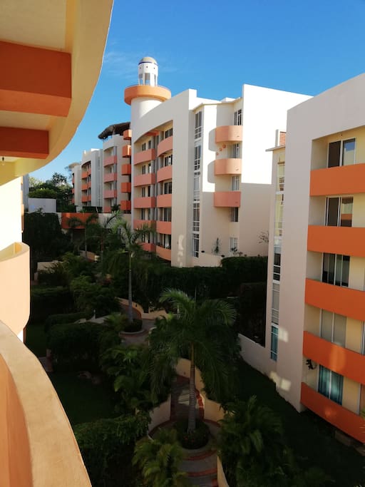Vista desde el balcón al condominio