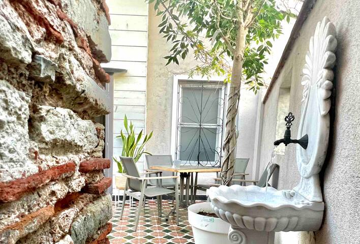 SVG – ViLLA Ortakoy gallery image 5