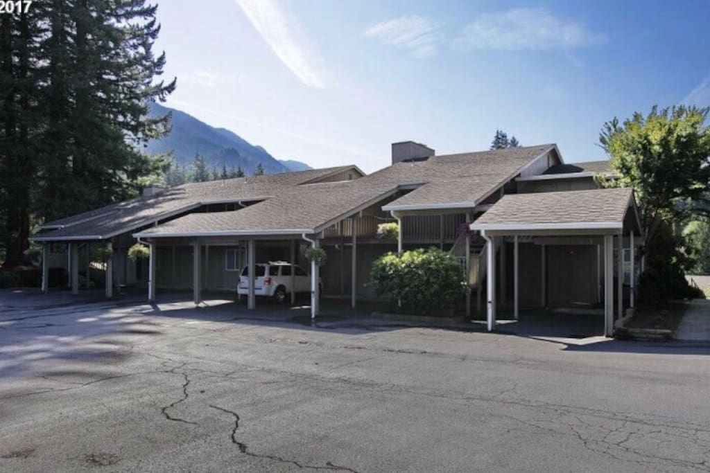 Clear Hills Condominiums is a small, quiet complex. Relax in the foothills of Mt. Hood. Welcome home :)
