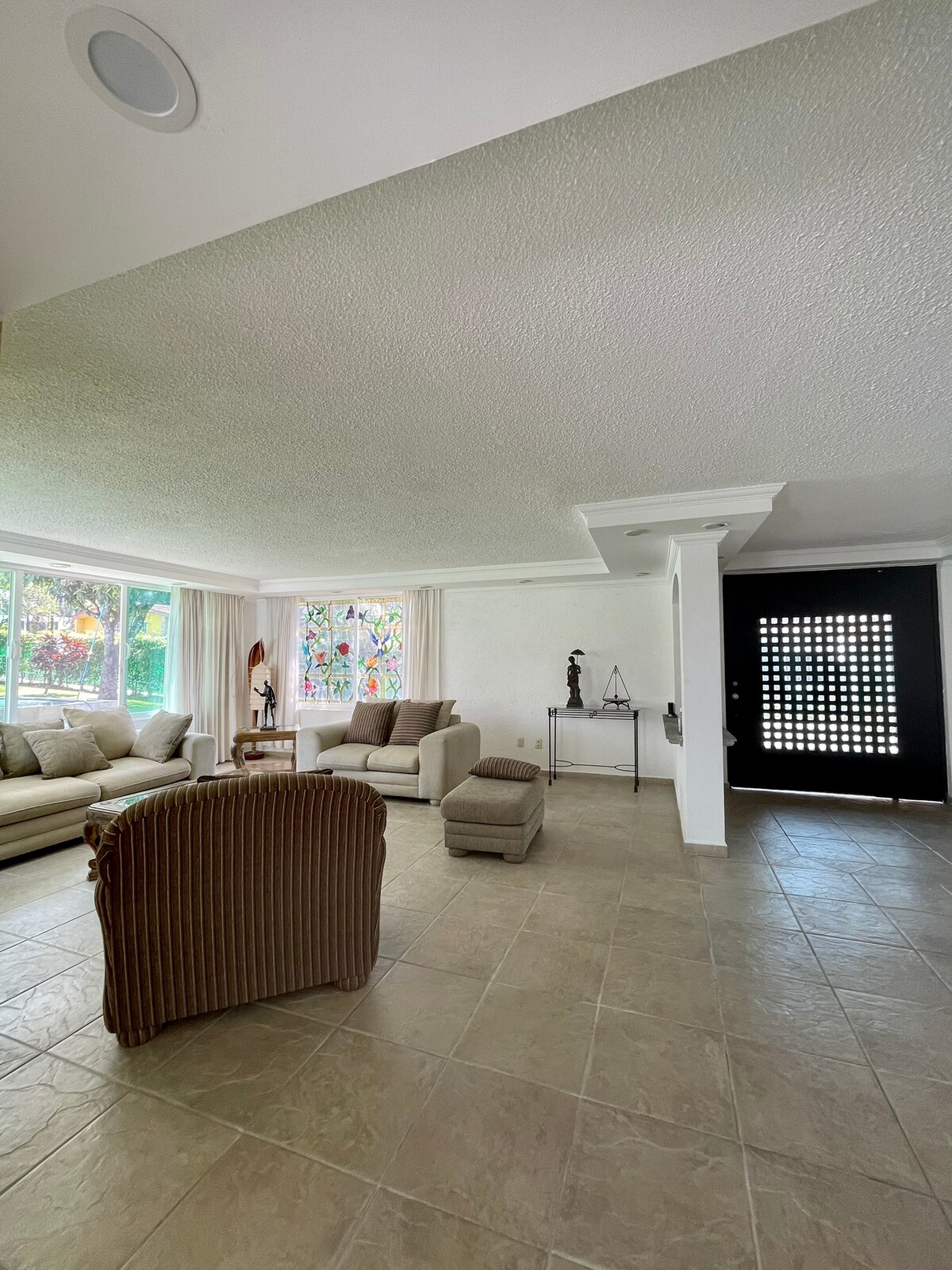 Anuncio de Airbnb popular: Beautiful family house in Viveros Cocoyoc en Cocoyoc