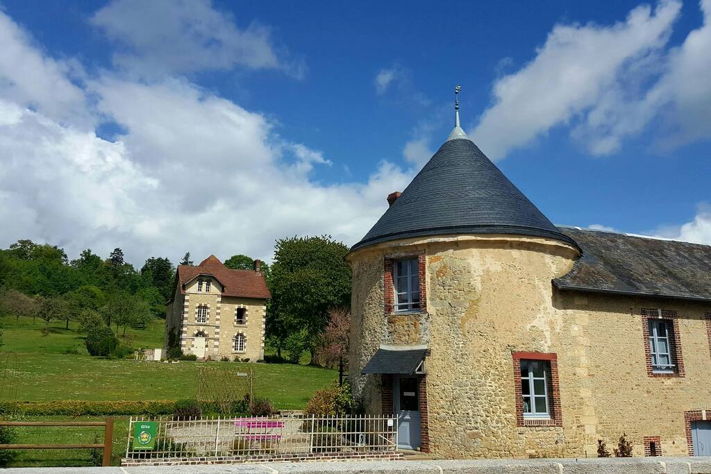 Nous habitons tout près.