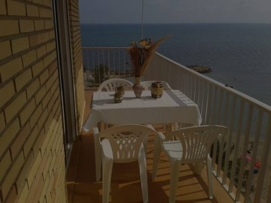 balcon con vistas de mismo apartamento
