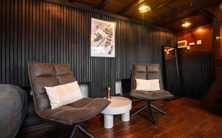 Houseboat-amsterdam-classic - Amsterdam