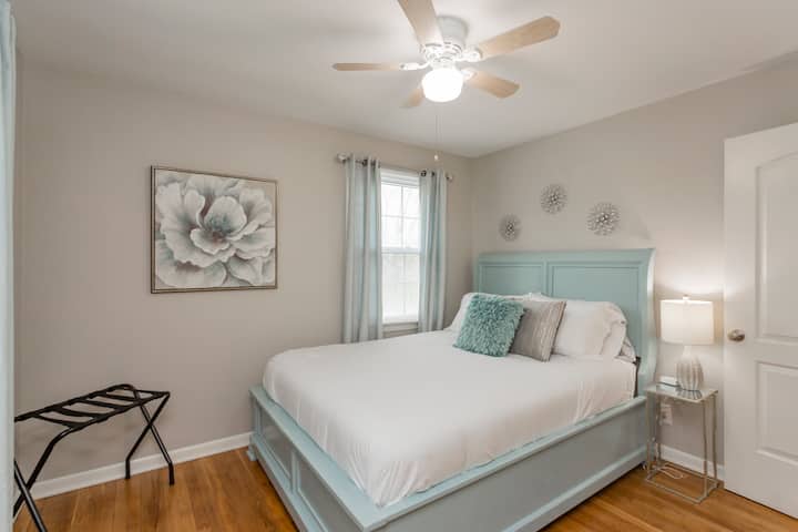 Queen bed in this room with adjoining bathroom.