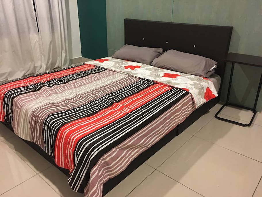 Bedroom 1 with Queen size bed