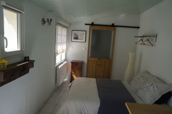 Joli studio indépendant dit "La dînette"