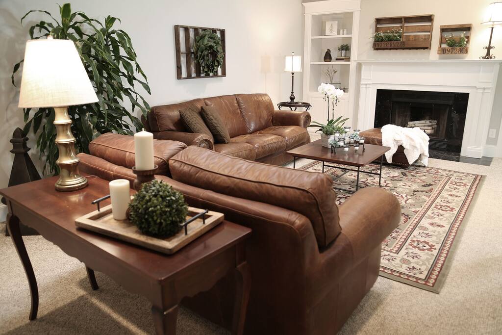 Living Room / Lounge