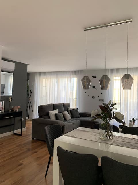 Propiedad de Airbnb exitosa: DENIA MODE: The Duplex Penthouse You Deserve en Dénia