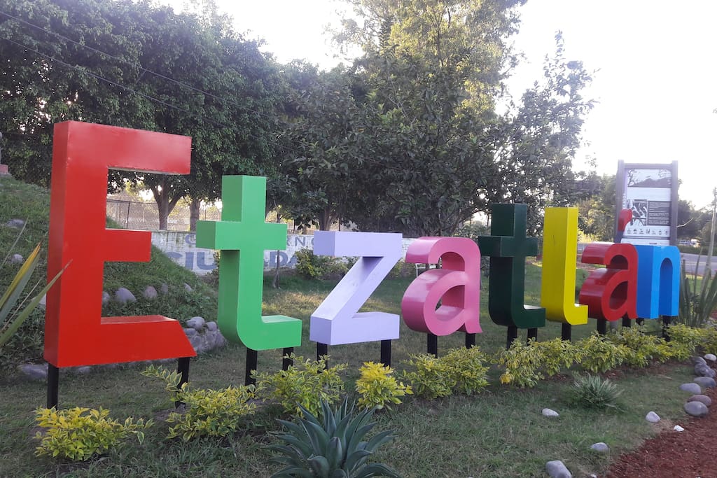 Cerca de Etzatlán, El Guamúchil, Magdalena, Guadalajara, Tequila, Piedras Bolas y Guachimontones.