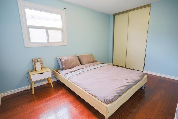 Fun home near Pacific Mall. Shopping & restaurants gallery image 5