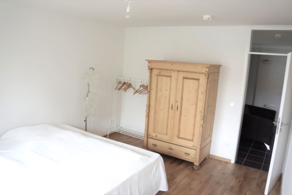 Schrank und Garderobe