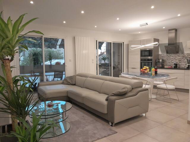 ❤️T4 Lyon Saint Louis★Metro B & D Saxe 500m 6min★