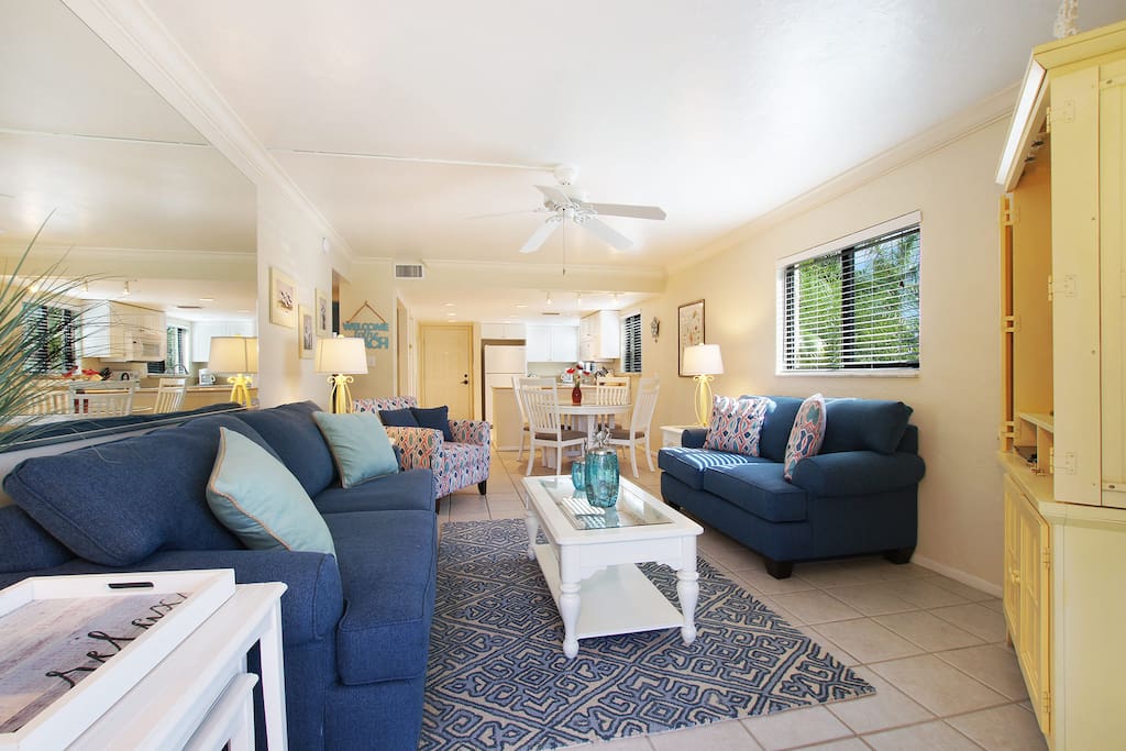 Sandalfoot 3D1 Living Room looking towards Kitchen