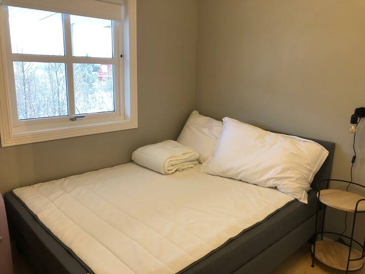 Spálňa 2 so 160 cm posteľou 