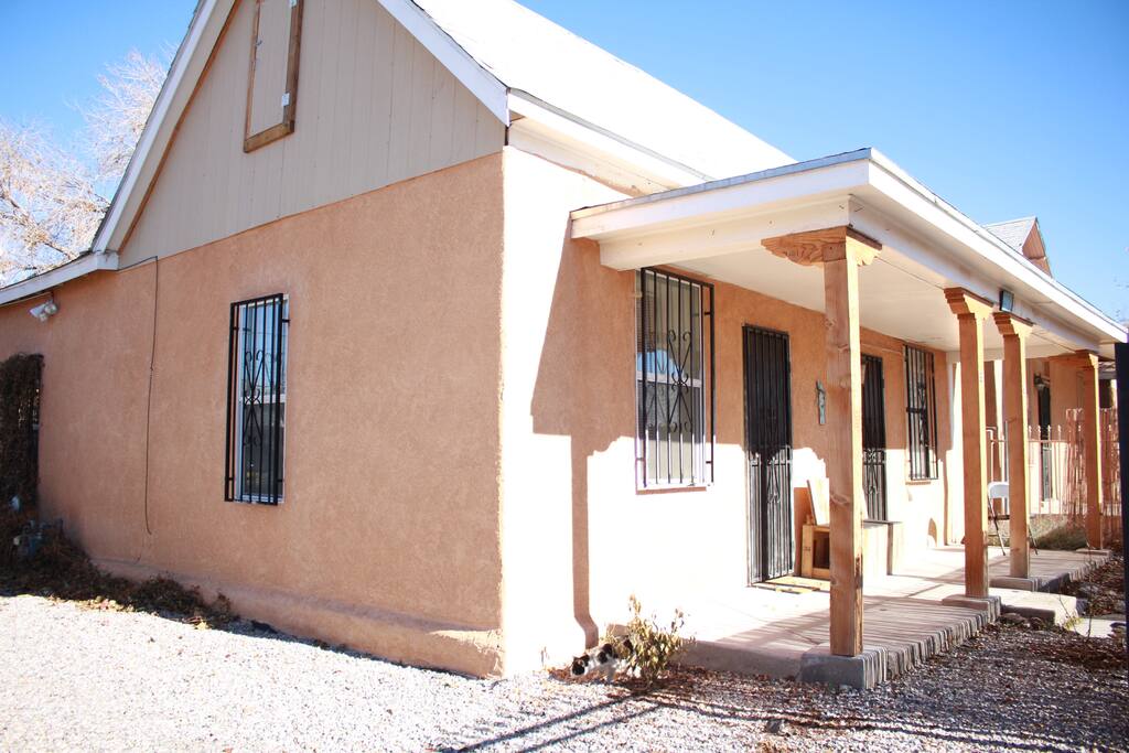 Top 100 Airbnb Rentals 2017 in Albuquerque, New Mexico