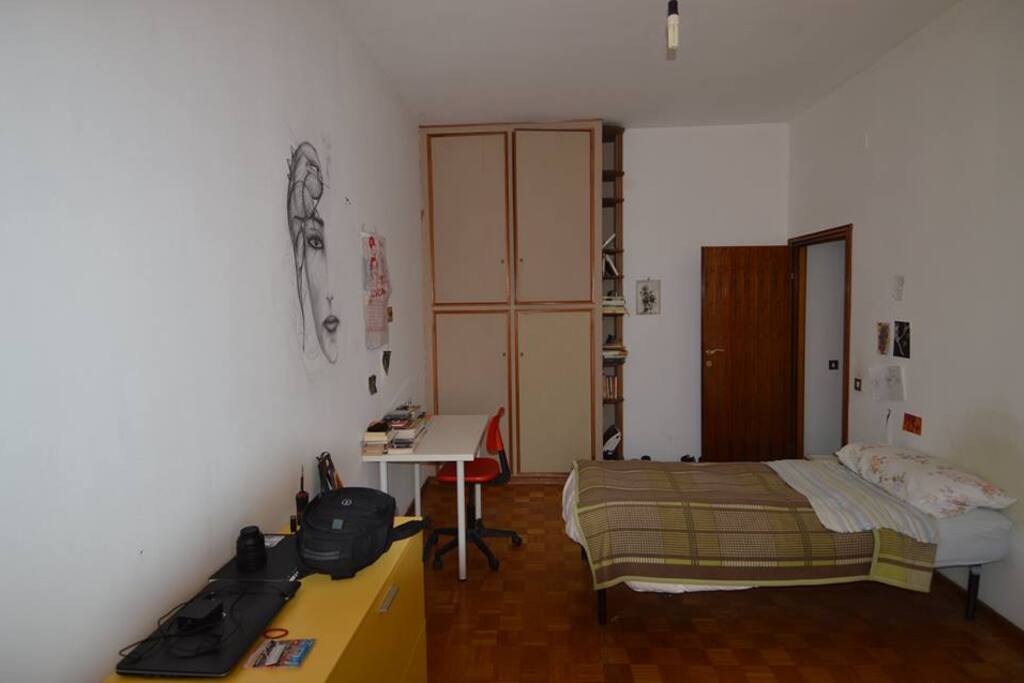 letto occupato (ragazza 20enne),stanza doppia