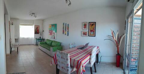 Luminosa habitación doble en barrio tranquilo