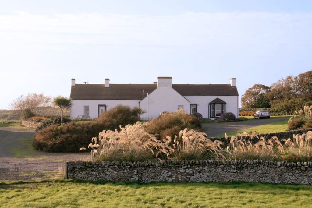 PEREGRINE Cottage
sleeps 2-4
(Left of Pic)