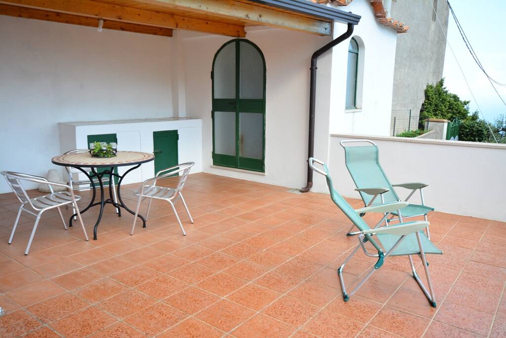 Al fresco area