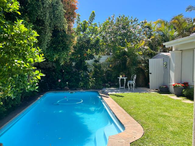 Stunning Family Home *loadshedding free!* gallery image 3