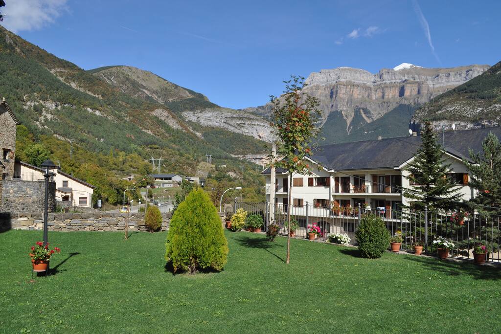 Jardín y vistas