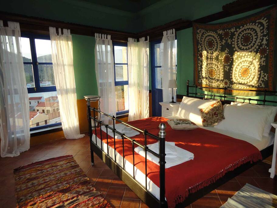 Main bedrooB