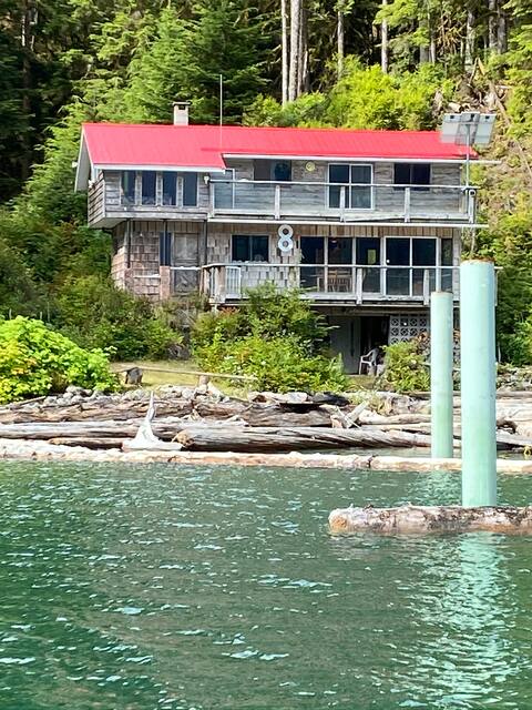 Pitt Lake Cabin #8 - Boat Access Only