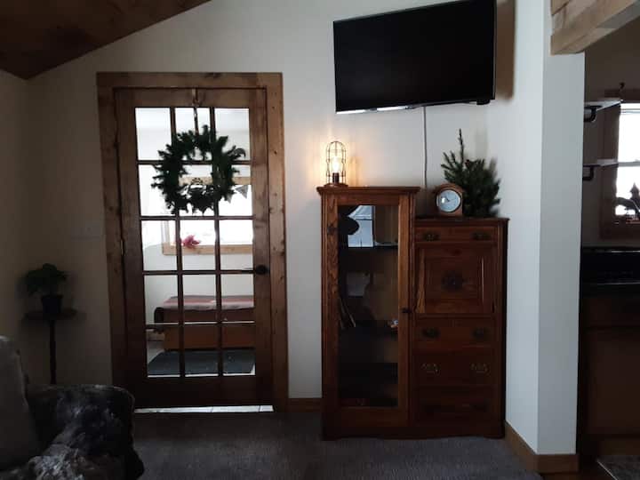 "Bakery Bungalow" -Sweet Accommodations & Nature ! - Ironwood, MI