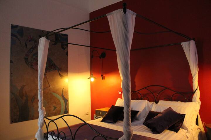 LavaneraHome a piazza Garibaldi – 2/6 posti letto gallery image 2