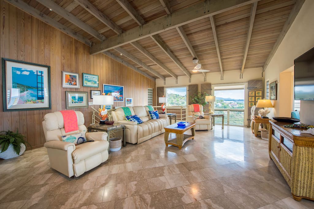 Elegantly high ceilings...