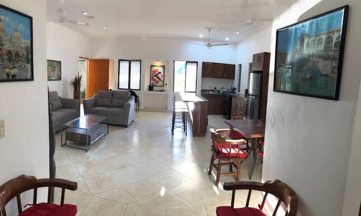 All You Need Around/internet 100mbs/comfortable - Puerto Vallarta