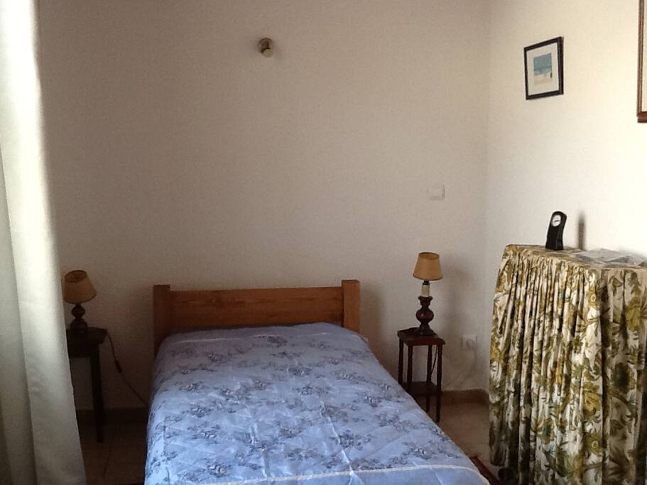 Chambre enfants 2 lits tiroir + 1 lit d appoint