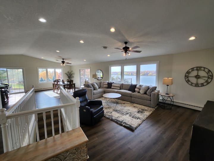 Stunning Lake Home! 7 Beds. 4 Bathrooms. 3 Acres! - Clear Lake, MN