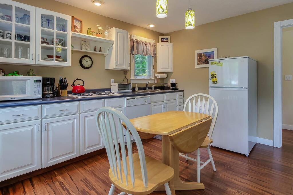 The kitchen and dining space.
