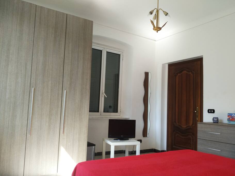 Armadio 3 ante + T.V.