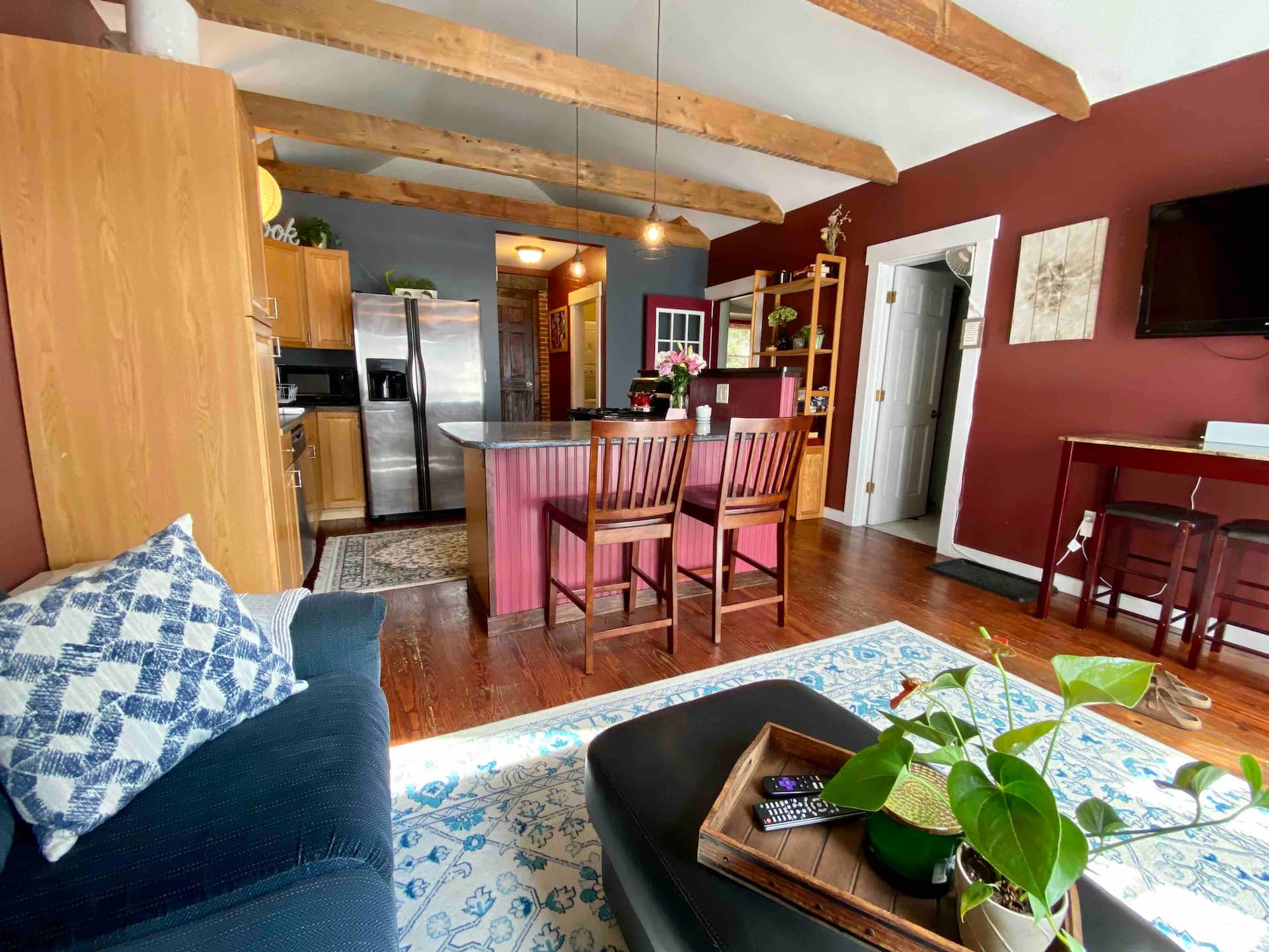 Cozy Burlington Getaway w/ Private Deck & Yard — foto 3