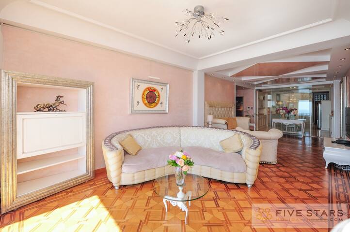 5 Stars Holiday House Limited managed Airbnb listing 2